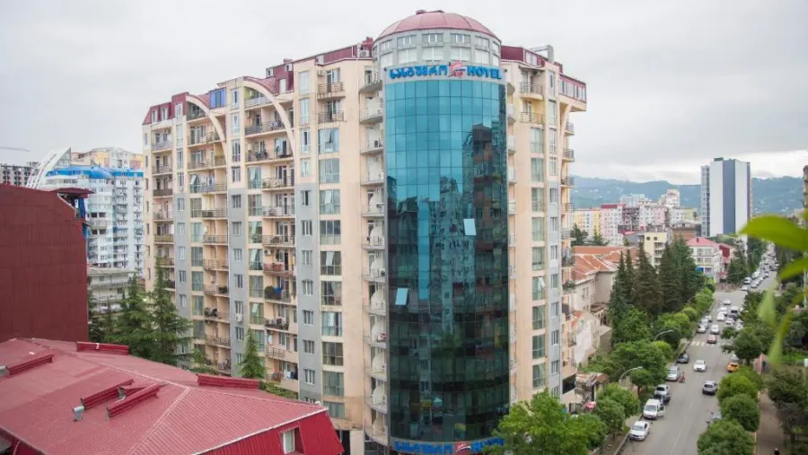 Aisi, Батуми