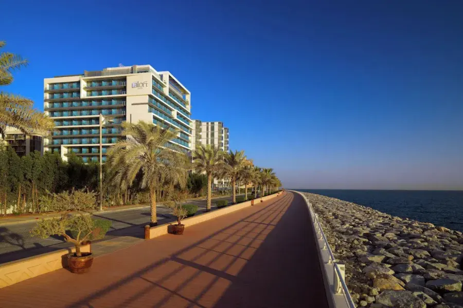Aloft Palm Jumeirah, Дубай