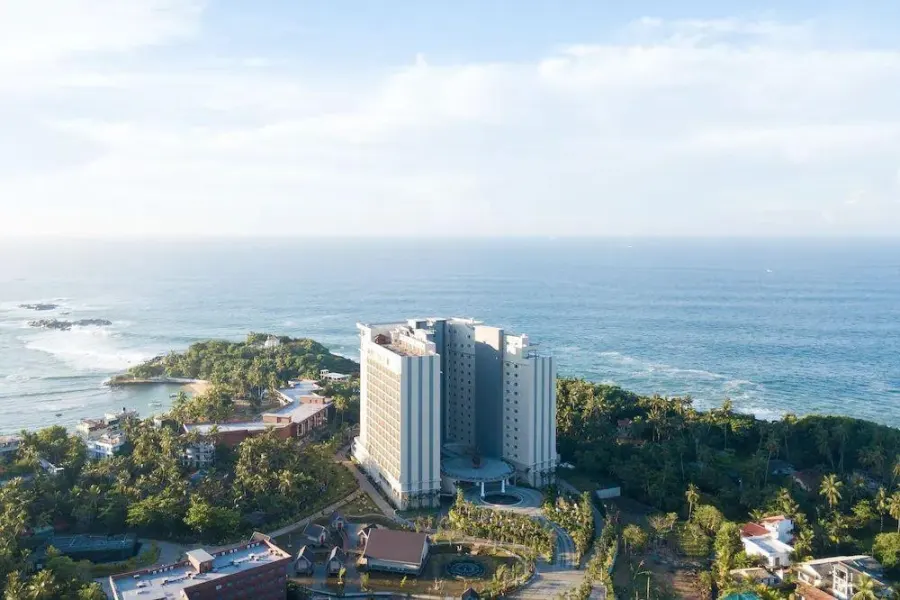 Araliya Beach Resort & Spa, Унаватуна