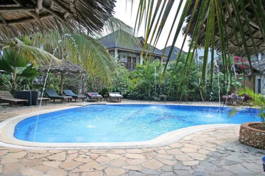 Langi Langi Beach Bungalows, Занзибар