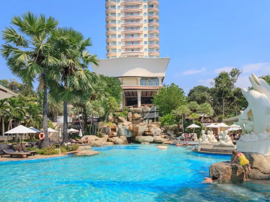 Long Beach Garden Hotel and Pavilion, Паттайя