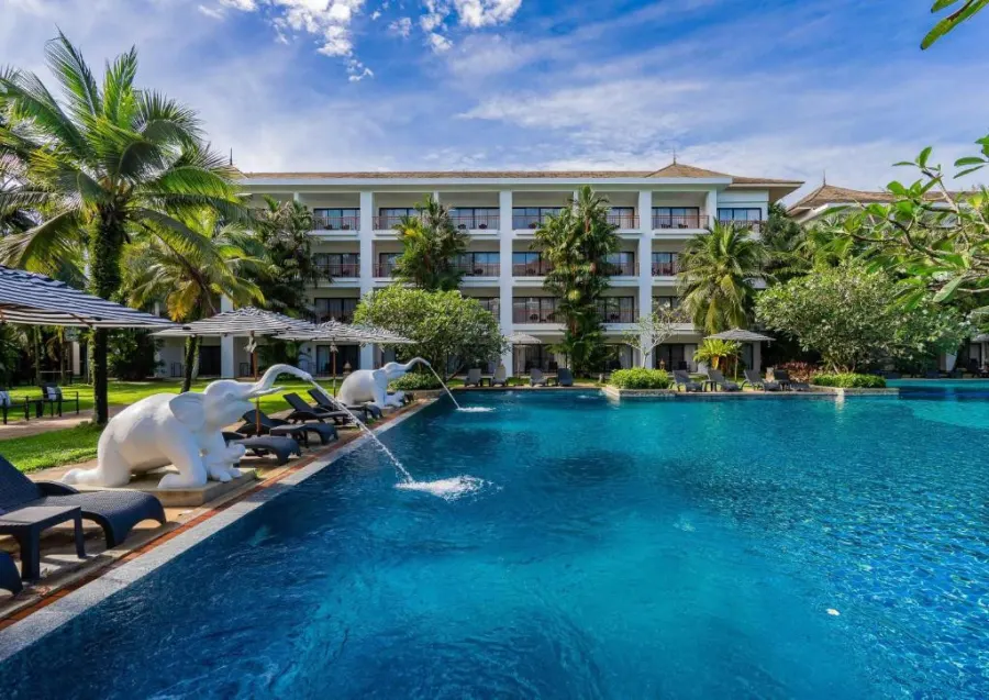 Naithonburi Beach Resort, Пхукет