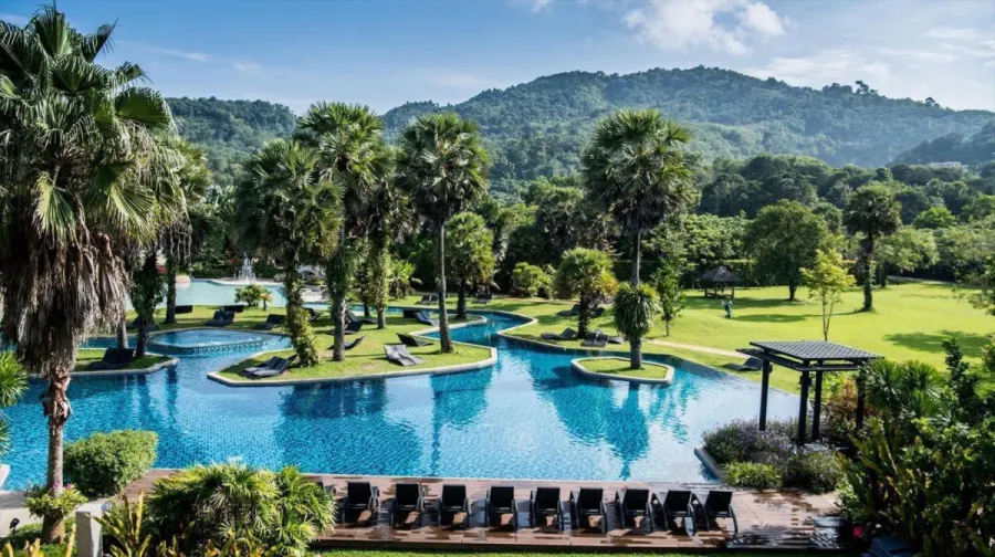 Naithonburi Beach Resort, Пхукет