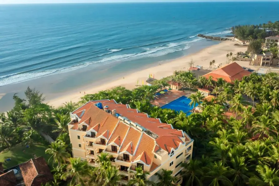 Sea Lion Beach Resort & Spa, Фантьет