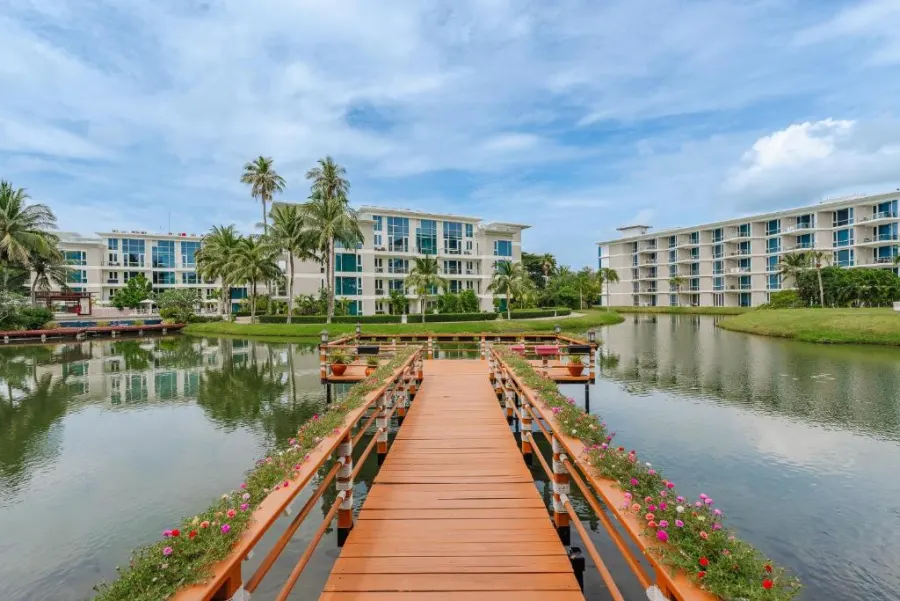 Splash Beach Resort Phuket, Пхукет