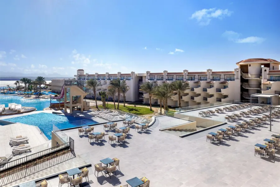 the V Luxury Resort, Хургада