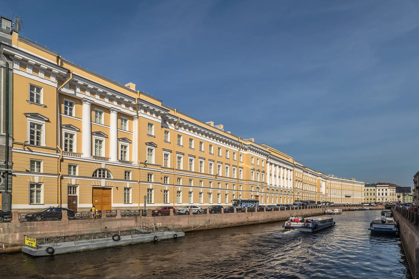 Петербург: Дворцовая площадь и арка Главного штаба