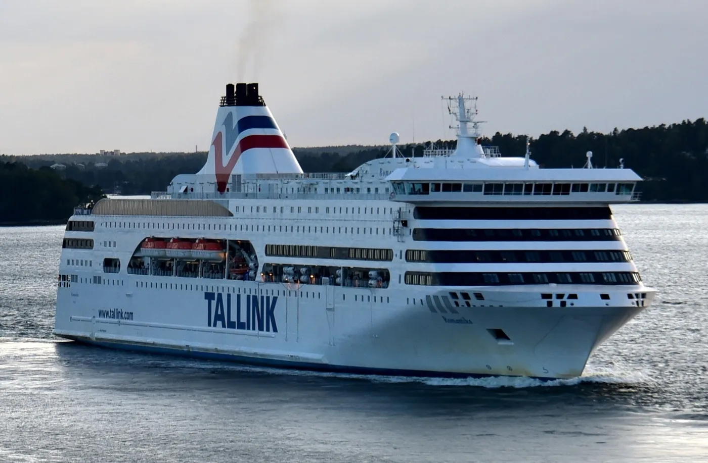 Паром Tallink в стокгольмских шхерах