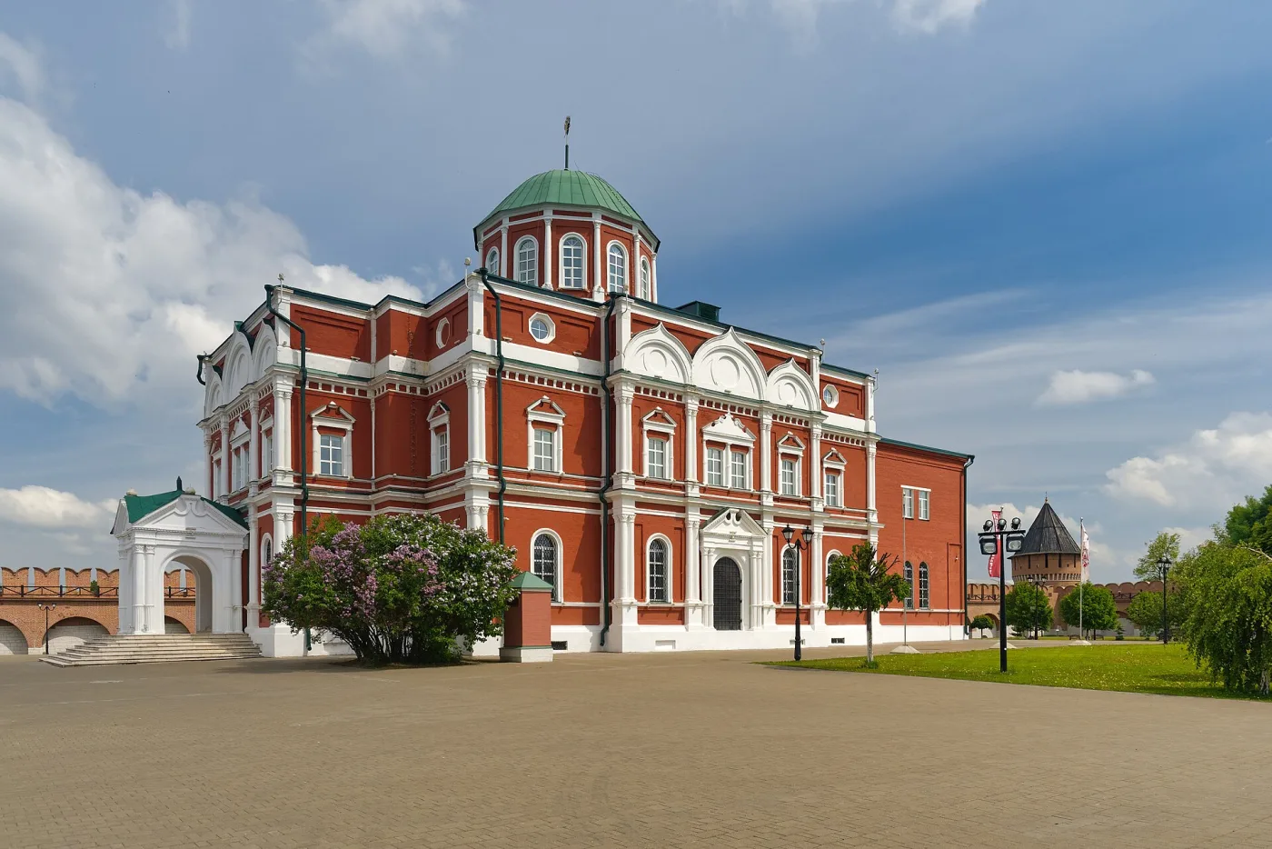 Тульский кремль — старое здание музея оружия